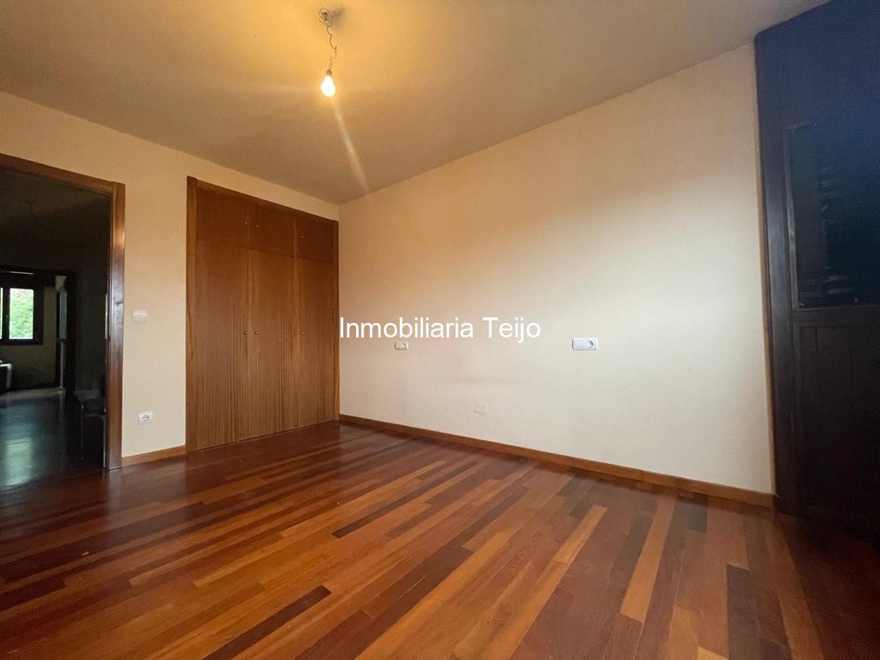 Foto 16 SE ALQUILA ADOSADO CON GARAJE Y PATIO EN A GRAÑA (SIN MUEBLES)