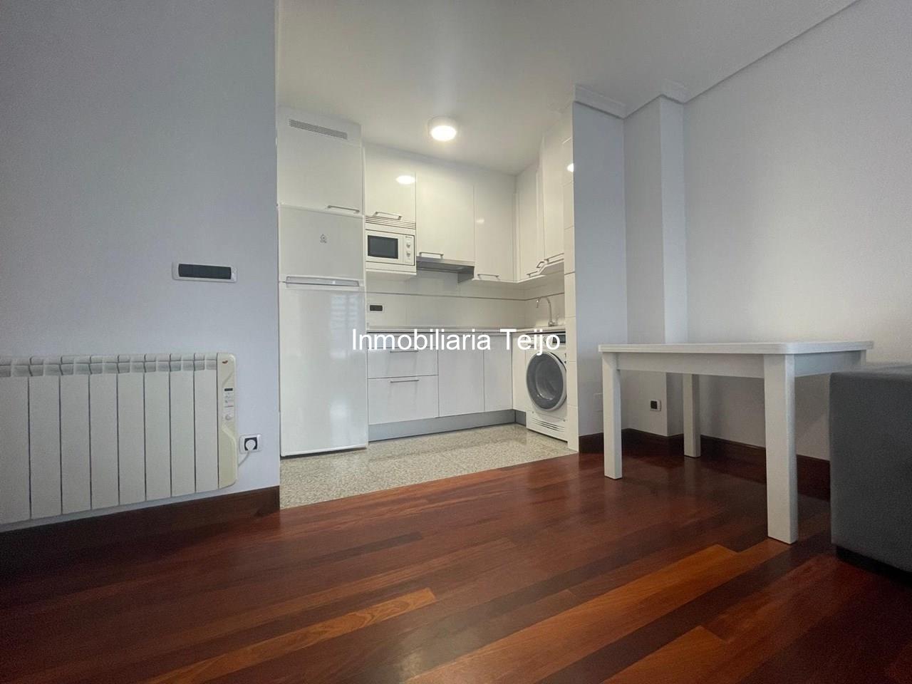 Foto 1 SE ALQUILA APARTAMENTO A ESTRENAR CON TRASTERO Y PLAZA DE GARAJE EN EL BERTÓN
