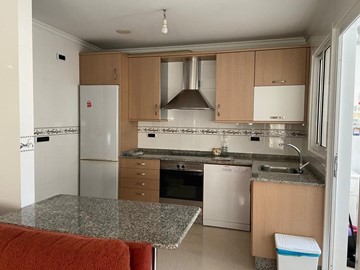 SE ALQUILA APARTAMENTO EN EL ALTO DEL CASTAÑO - Narón