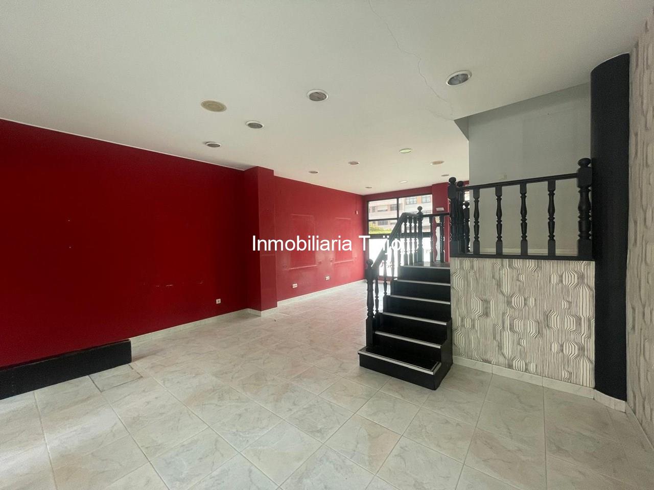 Foto 3 SE ALQUILA BAJO COMERCIAL CON ACCESO A DOS CALLES EN ULTRAMAR