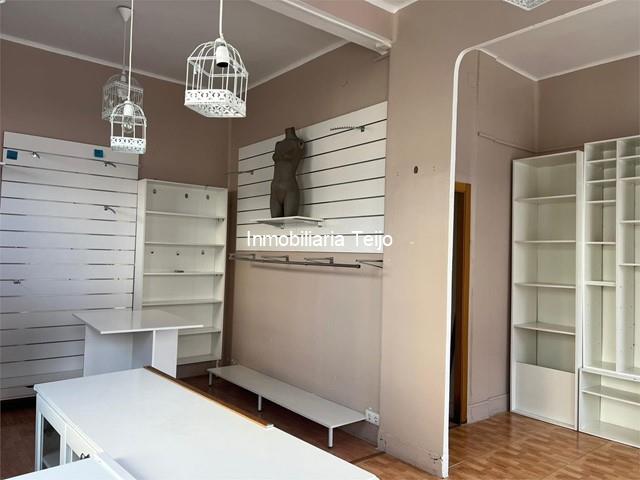 SE ALQUILA BAJO COMERCIAL EN CATABOIS - Ferrol