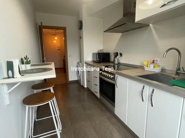 SE ALQUILA EN TEMPORADA ESCOLAR APARTAMENTO NUEVO DE DOS DORMITORIOS Y ASCENSOR EN MUGARDOS