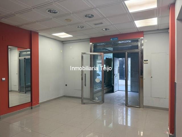 SE ALQUILA LOCAL COMERCIAL EN EL CENTRO DE FERROL