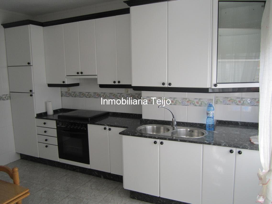 Foto 5 SE ALQUILA PISO AMPLIO EN FERROL - ESPECIAL MILITARES