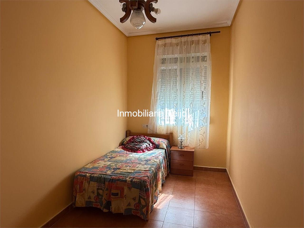 Foto 9 SE ALQUILA PISO DE 4 DORMITORIOS EN CANIDO
