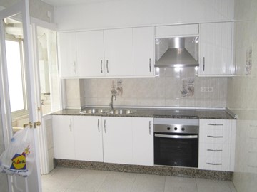 SE ALQUILA PISO EN SANTA CECILIA - Narón