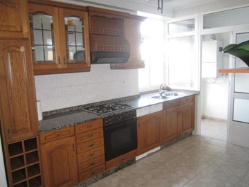 SE ALQUILA PISO EN SANTA CECILIA  - Narón