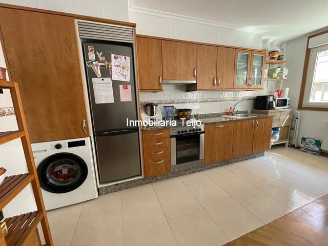 SE VENDE APARTAMENTO DE DOS DORMITORIOS CON ASCENSOR Y TERRAZA EN EL PONTO - Narón