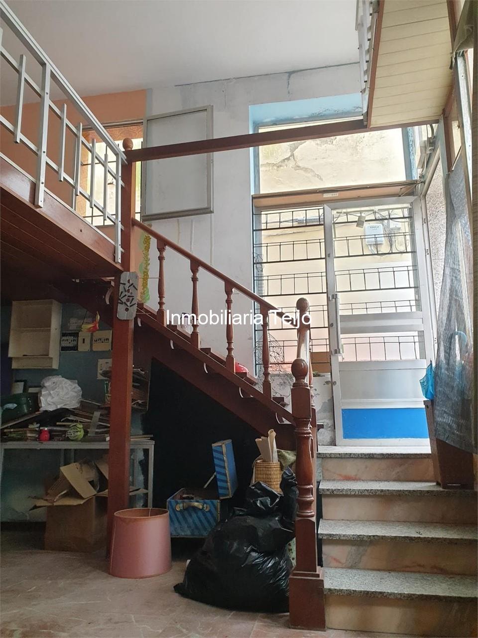 Foto 3 SE VENDE BAJO COMERCIAL CON DOS ALTURAS