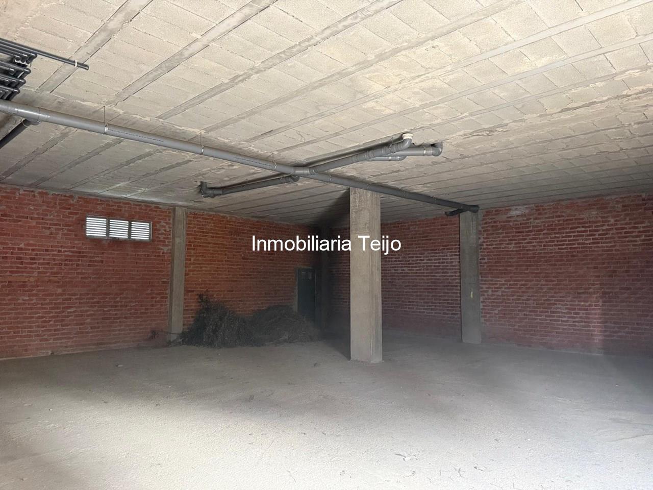 Foto 1 SE VENDE BAJO COMERCIAL EN CATABOIS (EN ESTADO DE OBRA) 