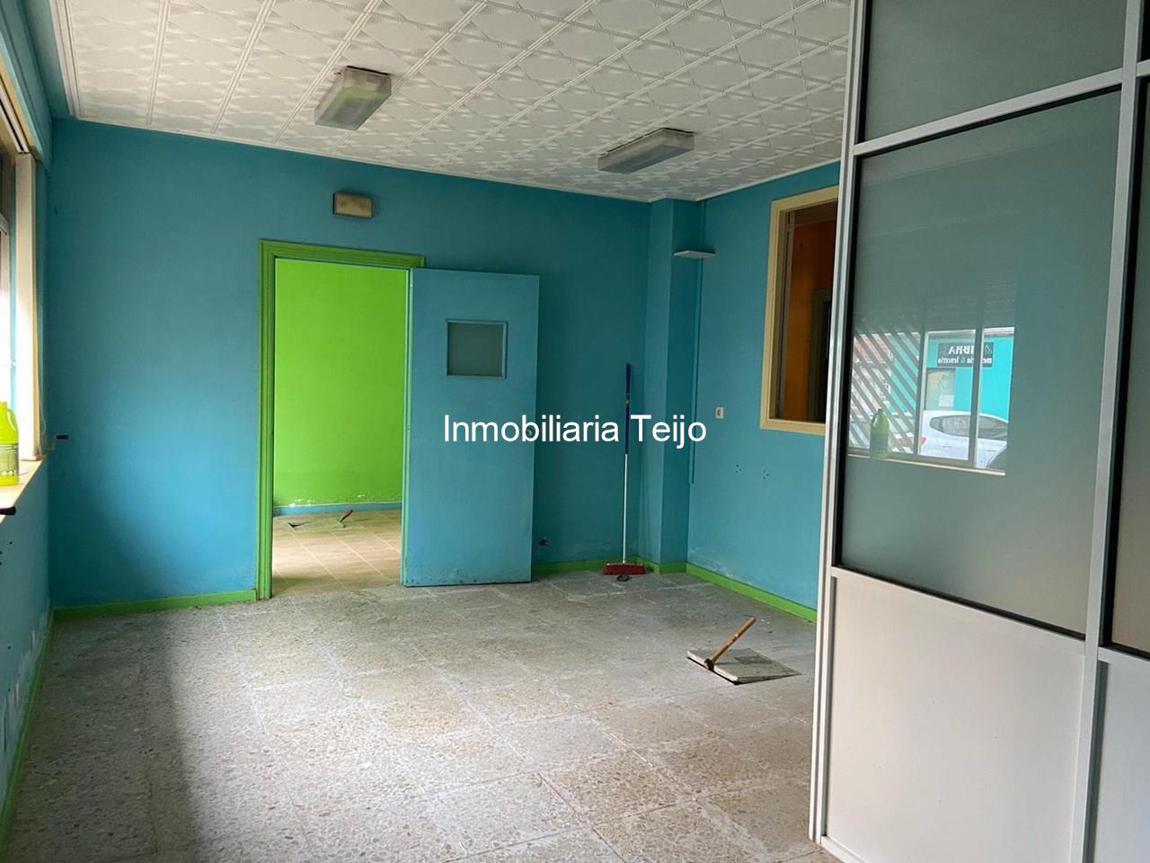Foto 2 SE VENDE BAJO COMERCIAL EN CATABOIS - POSIBILIDAD DE CONVERTIR EN VIVIENDA