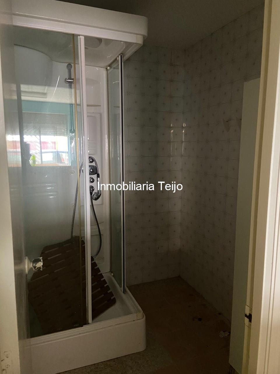 Foto 6 SE VENDE BAJO COMERCIAL EN CATABOIS - POSIBILIDAD DE CONVERTIR EN VIVIENDA