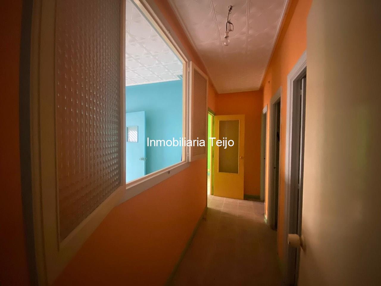 Foto 8 SE VENDE BAJO COMERCIAL EN CATABOIS - POSIBILIDAD DE CONVERTIR EN VIVIENDA