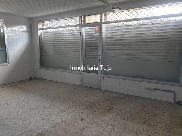 SE VENDE BAJO COMERCIAL EN FREIXEIRO (CON PERMISO PARA VIVIENDA) - Narón
