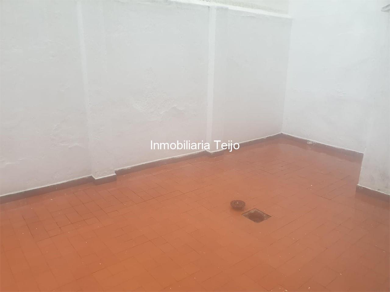 Foto 4 SE VENDE BAJO COMERCIAL EN LA PLAZA DE ESPAÑA