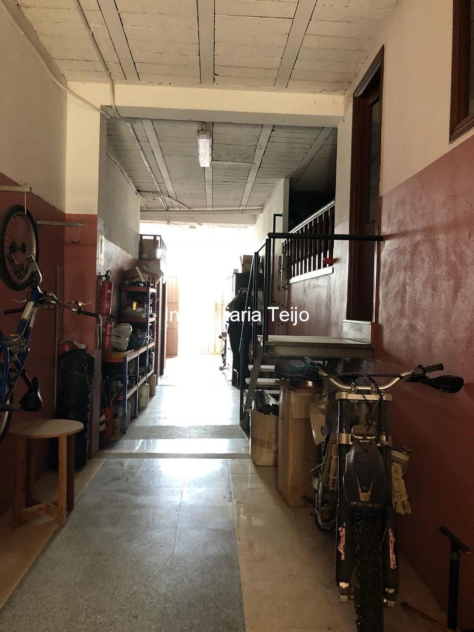 Foto 1 SE VENDE BAJO CON FINCA