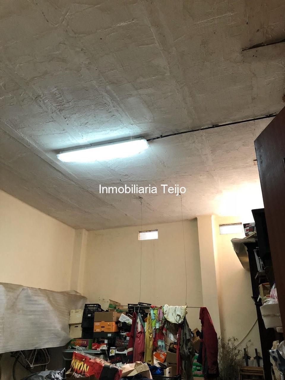 Foto 2 SE VENDE BAJO CON FINCA