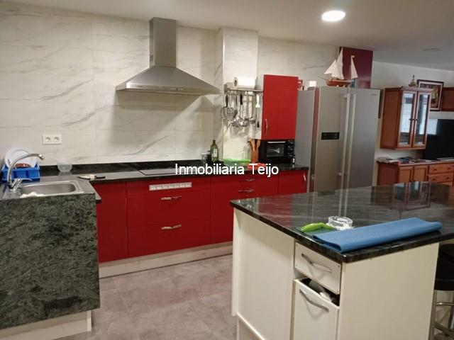 SE VENDE BAJO EN CATABOIS - Ferrol