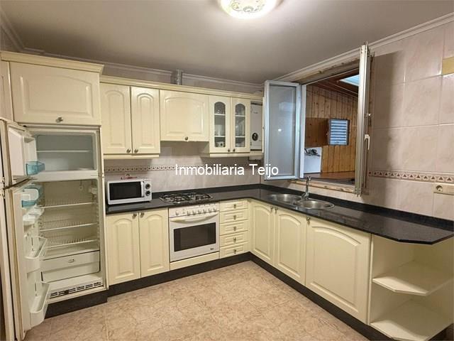 SE VENDE BAJO VIVIENDA CON TERRAZA EN CATABOIS - Ferrol