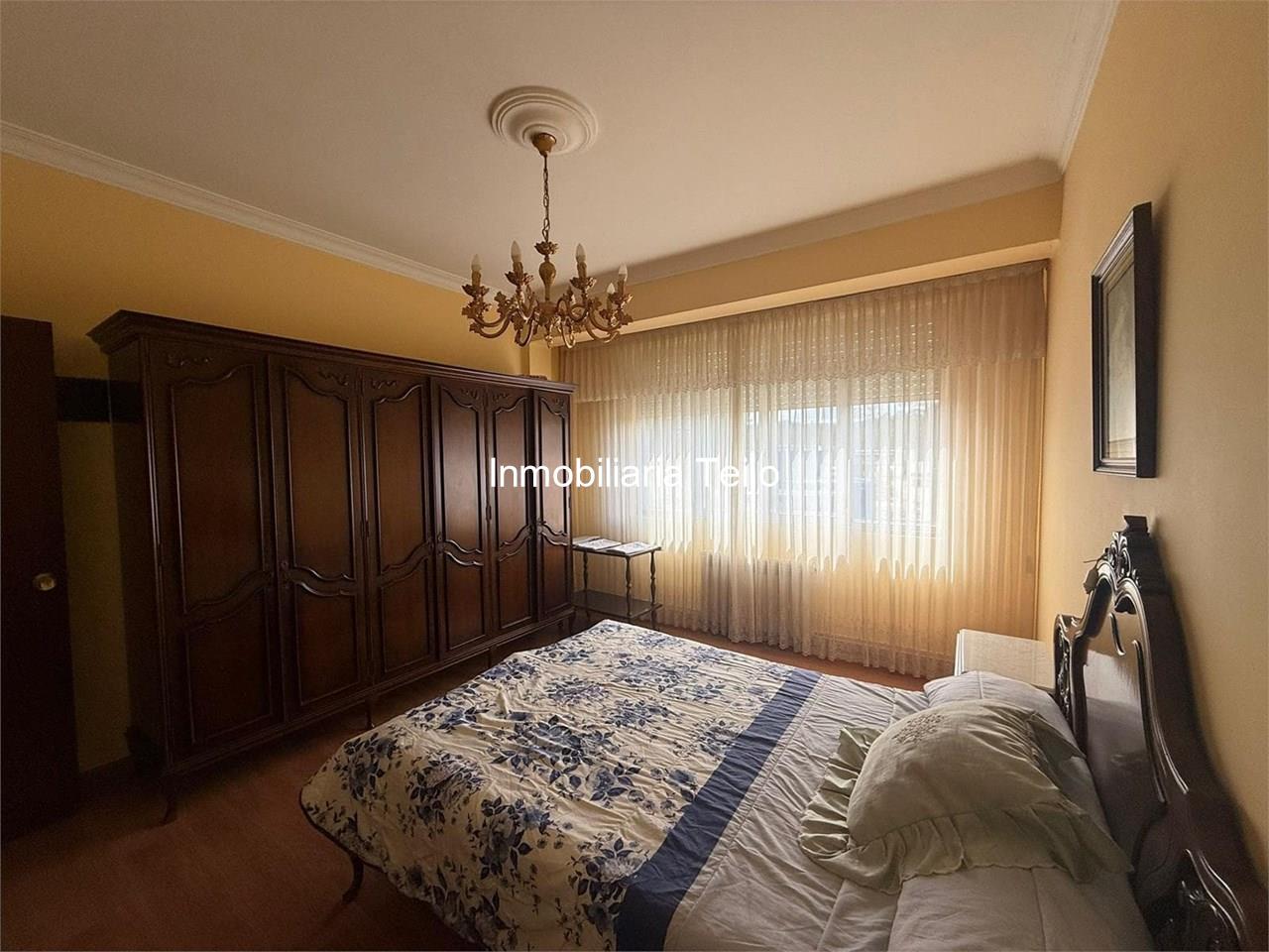 Foto 10 SE VENDE CASA ADOSADA CON BAJO COMERCIAL Y DOS VIVIENDAS EN CATABOIS