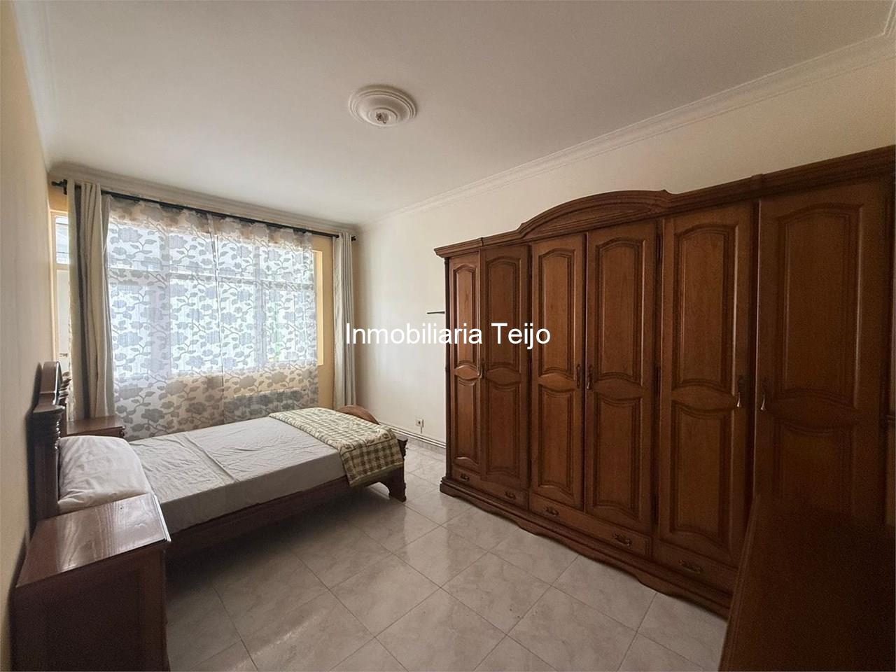 Foto 11 SE VENDE CASA ADOSADA CON BAJO COMERCIAL Y DOS VIVIENDAS EN CATABOIS