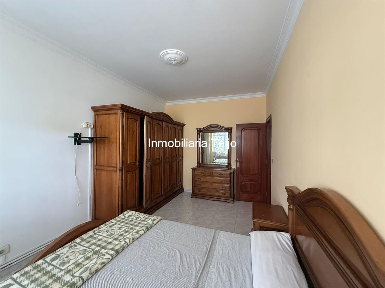 Foto 12 SE VENDE CASA ADOSADA CON BAJO COMERCIAL Y DOS VIVIENDAS EN CATABOIS