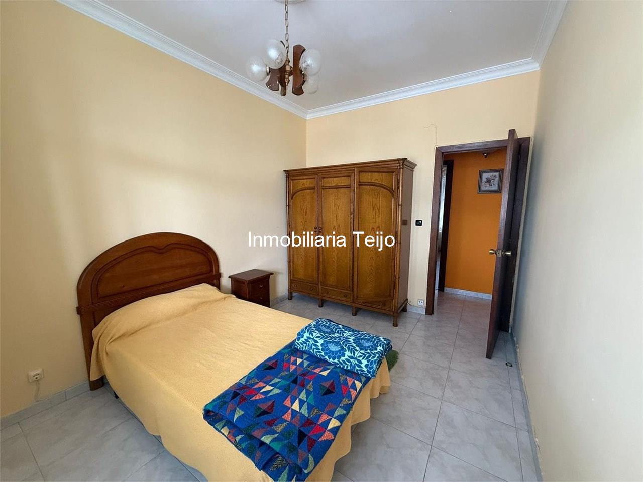 Foto 13 SE VENDE CASA ADOSADA CON BAJO COMERCIAL Y DOS VIVIENDAS EN CATABOIS