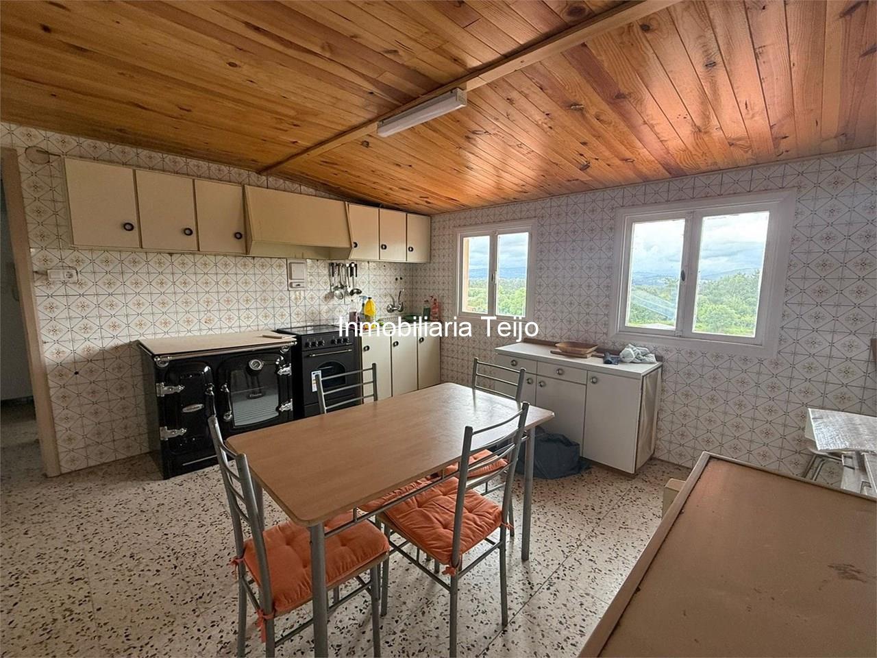 Foto 17 SE VENDE CASA ADOSADA CON BAJO COMERCIAL Y DOS VIVIENDAS EN CATABOIS