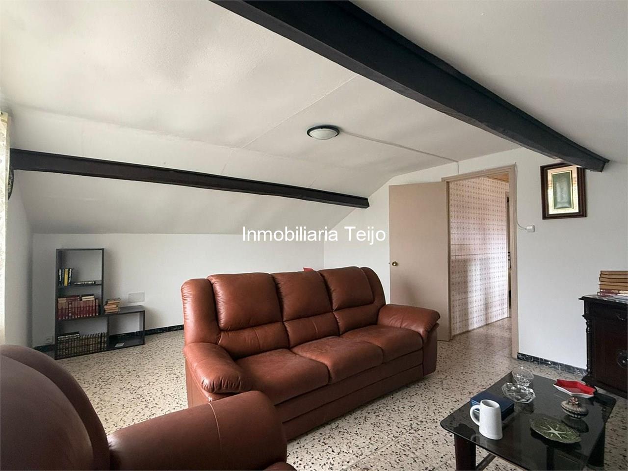 Foto 19 SE VENDE CASA ADOSADA CON BAJO COMERCIAL Y DOS VIVIENDAS EN CATABOIS