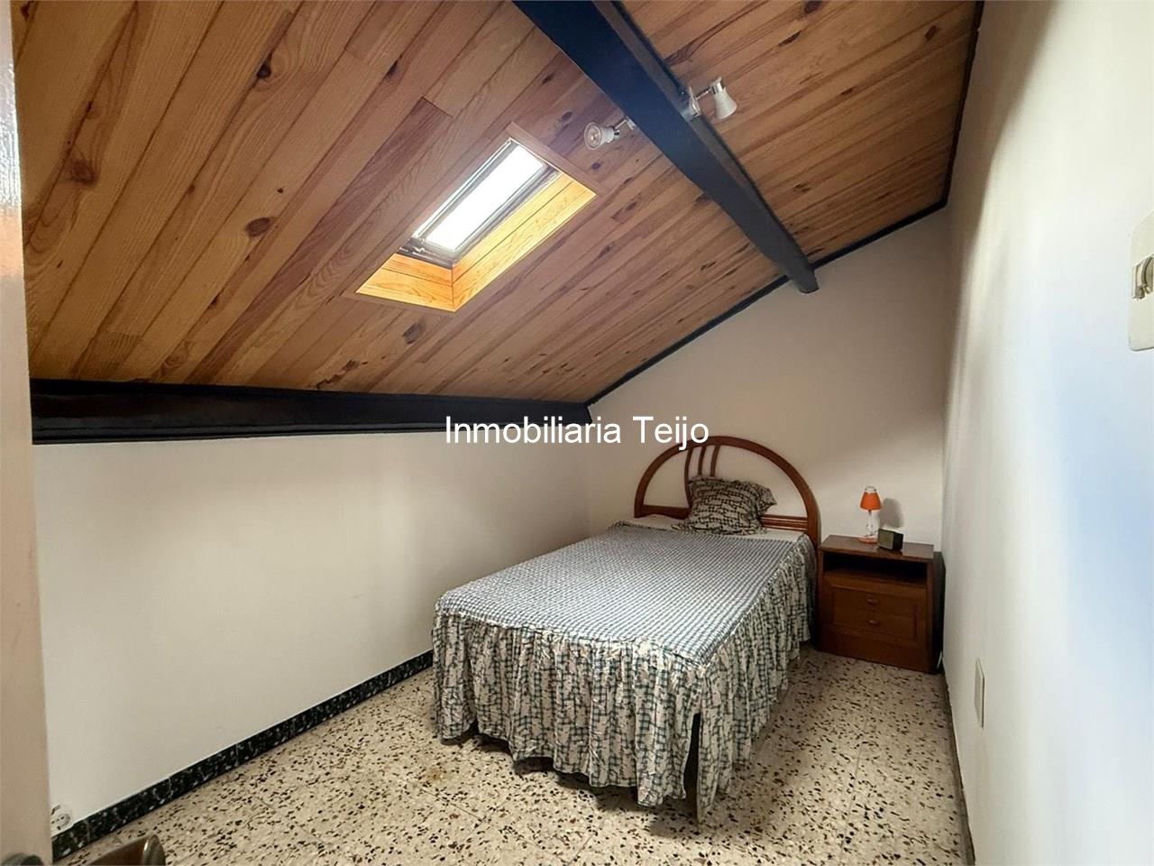 Foto 21 SE VENDE CASA ADOSADA CON BAJO COMERCIAL Y DOS VIVIENDAS EN CATABOIS