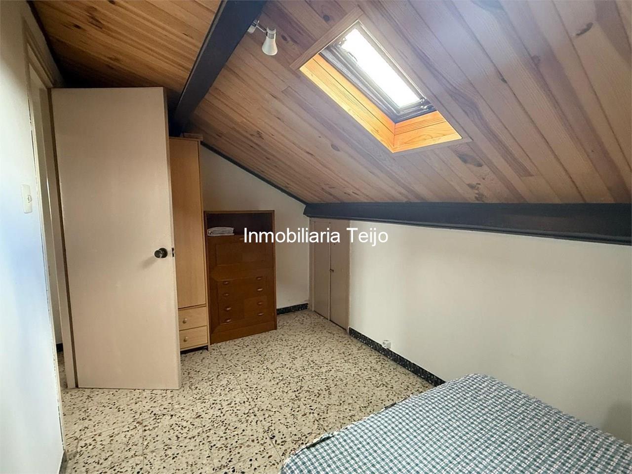 Foto 22 SE VENDE CASA ADOSADA CON BAJO COMERCIAL Y DOS VIVIENDAS EN CATABOIS