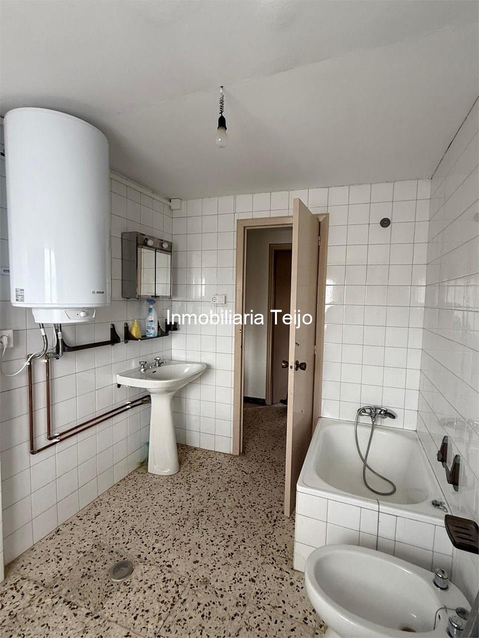 Foto 25 SE VENDE CASA ADOSADA CON BAJO COMERCIAL Y DOS VIVIENDAS EN CATABOIS