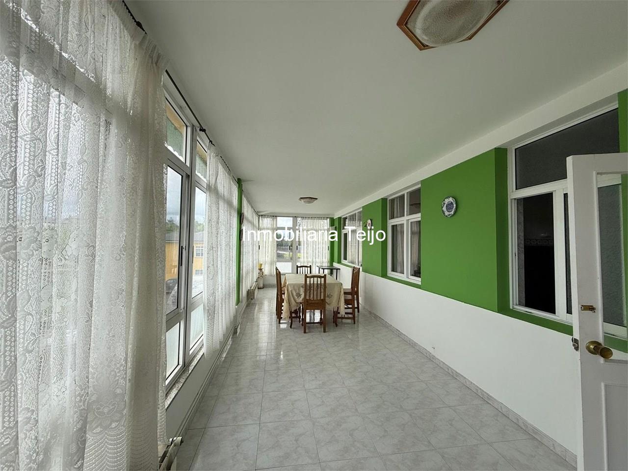 Foto 6 SE VENDE CASA ADOSADA CON BAJO COMERCIAL Y DOS VIVIENDAS EN CATABOIS