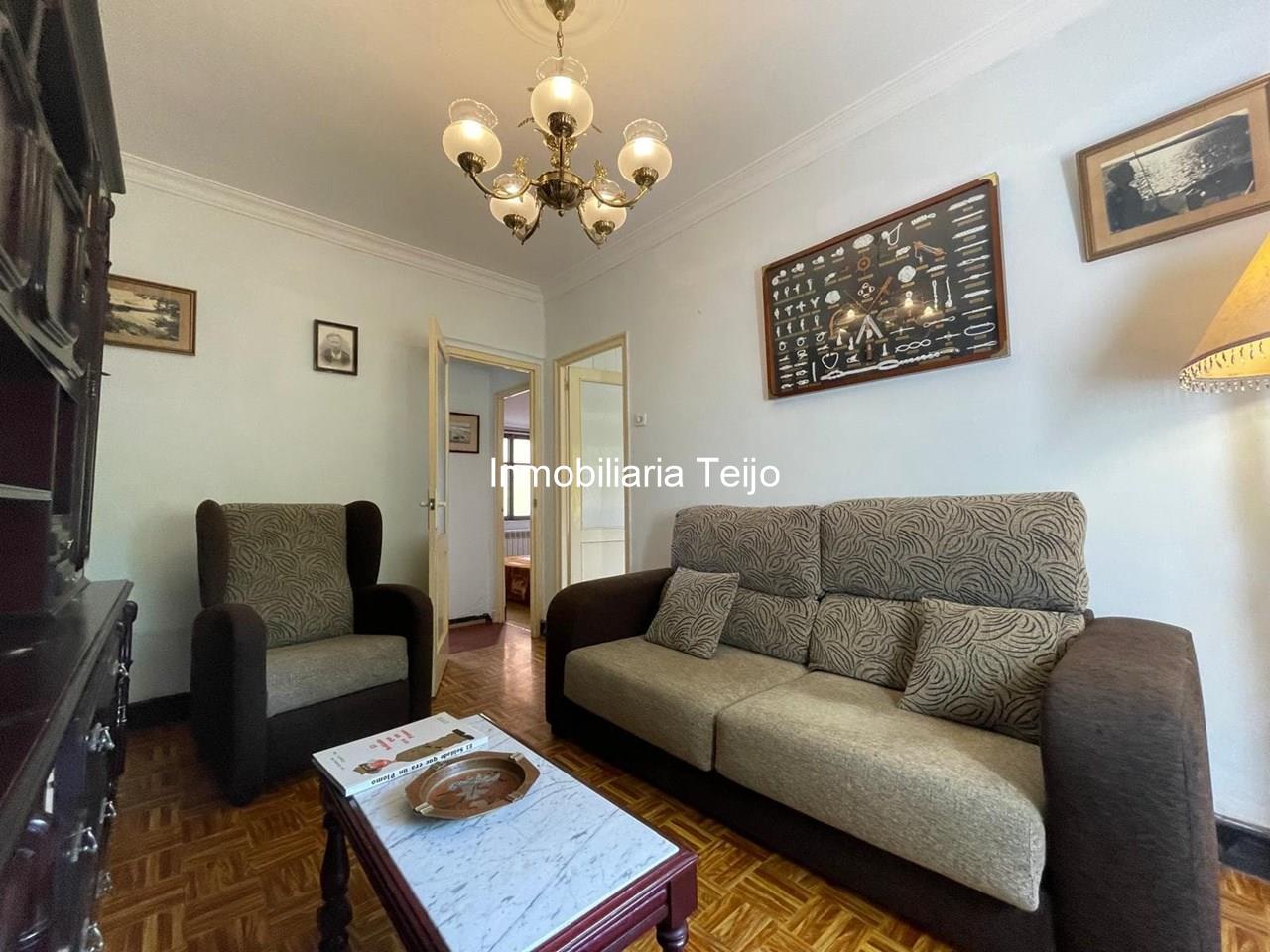Foto 11 SE VENDE CASA ADOSADA CON CALEFACCIÓN DE PROPANO Y FINCA EN CATABOIS 