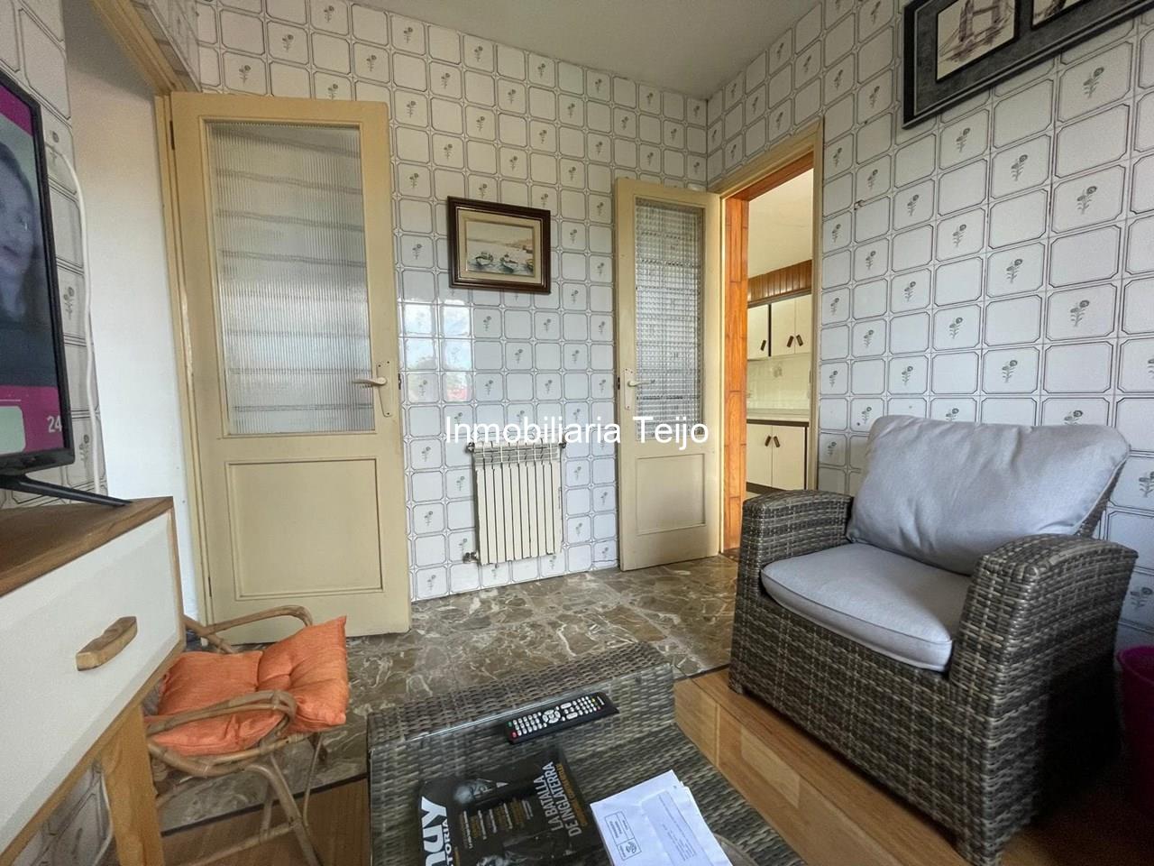 Foto 4 SE VENDE CASA ADOSADA CON CALEFACCIÓN DE PROPANO Y FINCA EN CATABOIS 