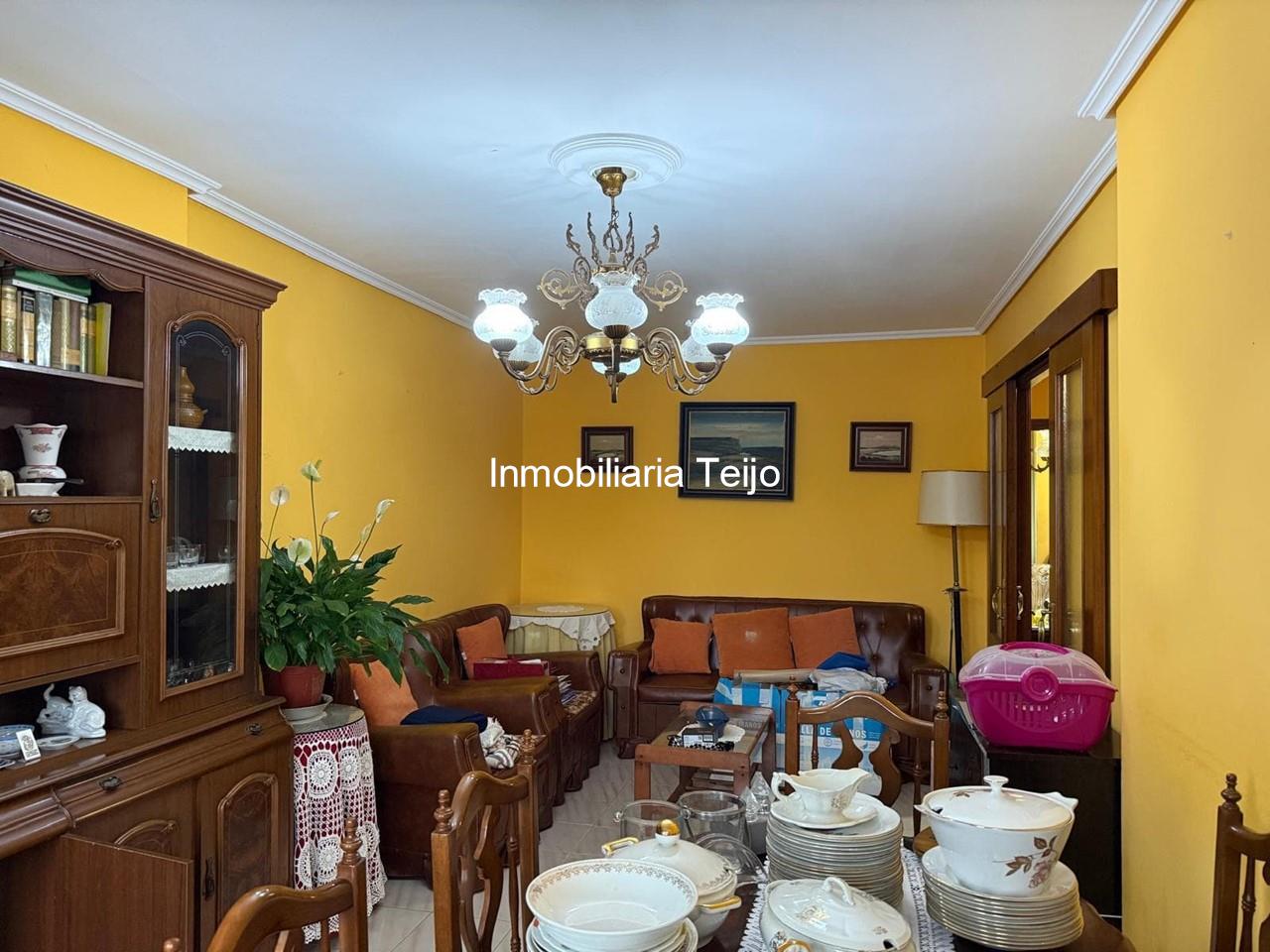 Foto 18 SE VENDE CASA ADOSADA CON DOS VIVIENDAS INDEPENDIENTES Y PATIO EN CASCO URBANO