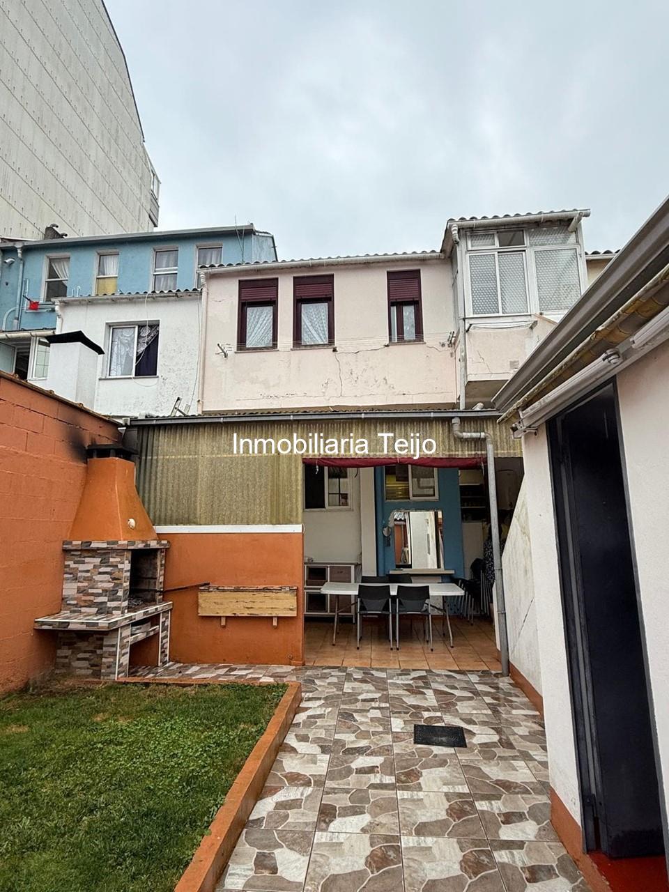 Foto 2 SE VENDE CASA ADOSADA CON DOS VIVIENDAS INDEPENDIENTES Y PATIO EN CASCO URBANO