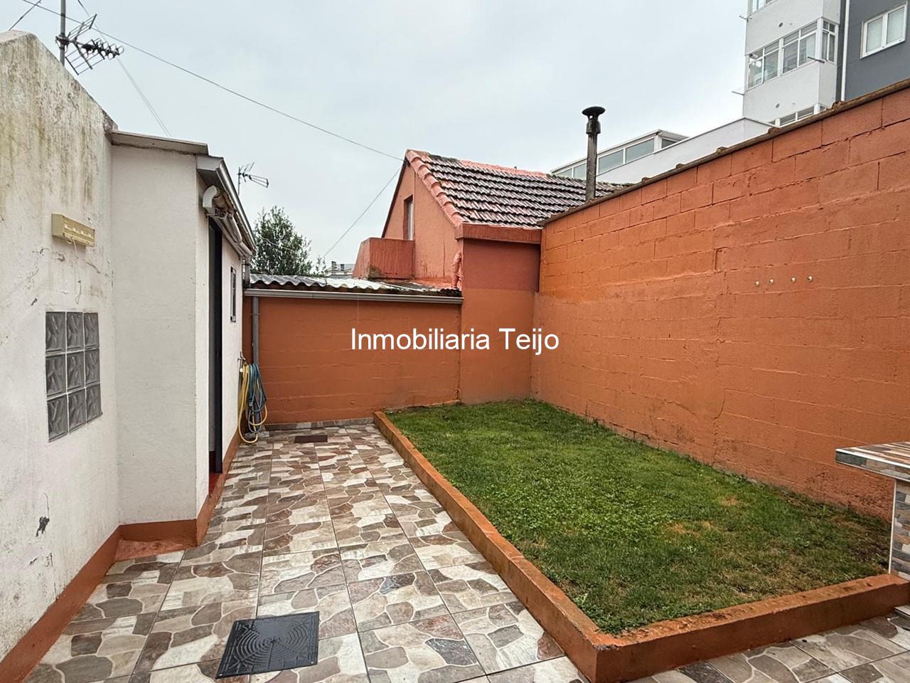 Foto 4 SE VENDE CASA ADOSADA CON DOS VIVIENDAS INDEPENDIENTES Y PATIO EN CASCO URBANO