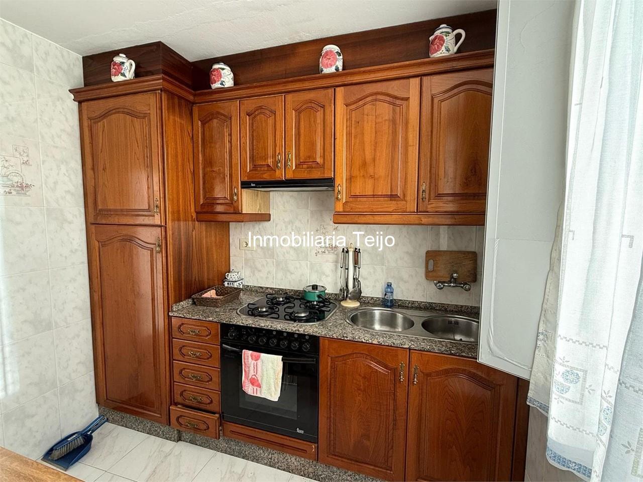 Foto 10 SE VENDE CASA ADOSADA CON FINCA EN CATABOIS