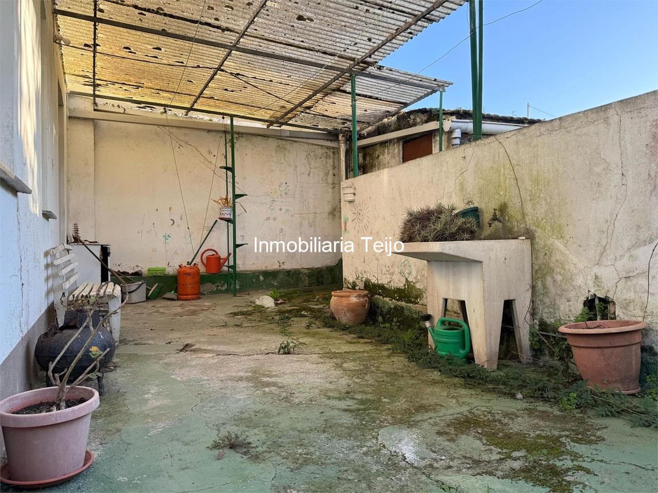 Foto 2 SE VENDE CASA ADOSADA CON FINCA EN CATABOIS