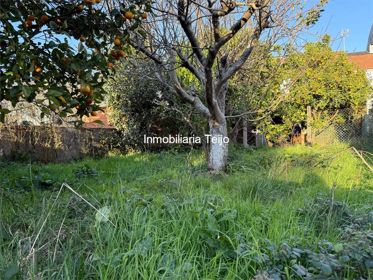 Foto 5 SE VENDE CASA ADOSADA CON FINCA EN CATABOIS