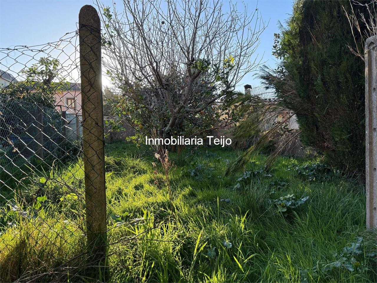 Foto 7 SE VENDE CASA ADOSADA CON FINCA EN CATABOIS