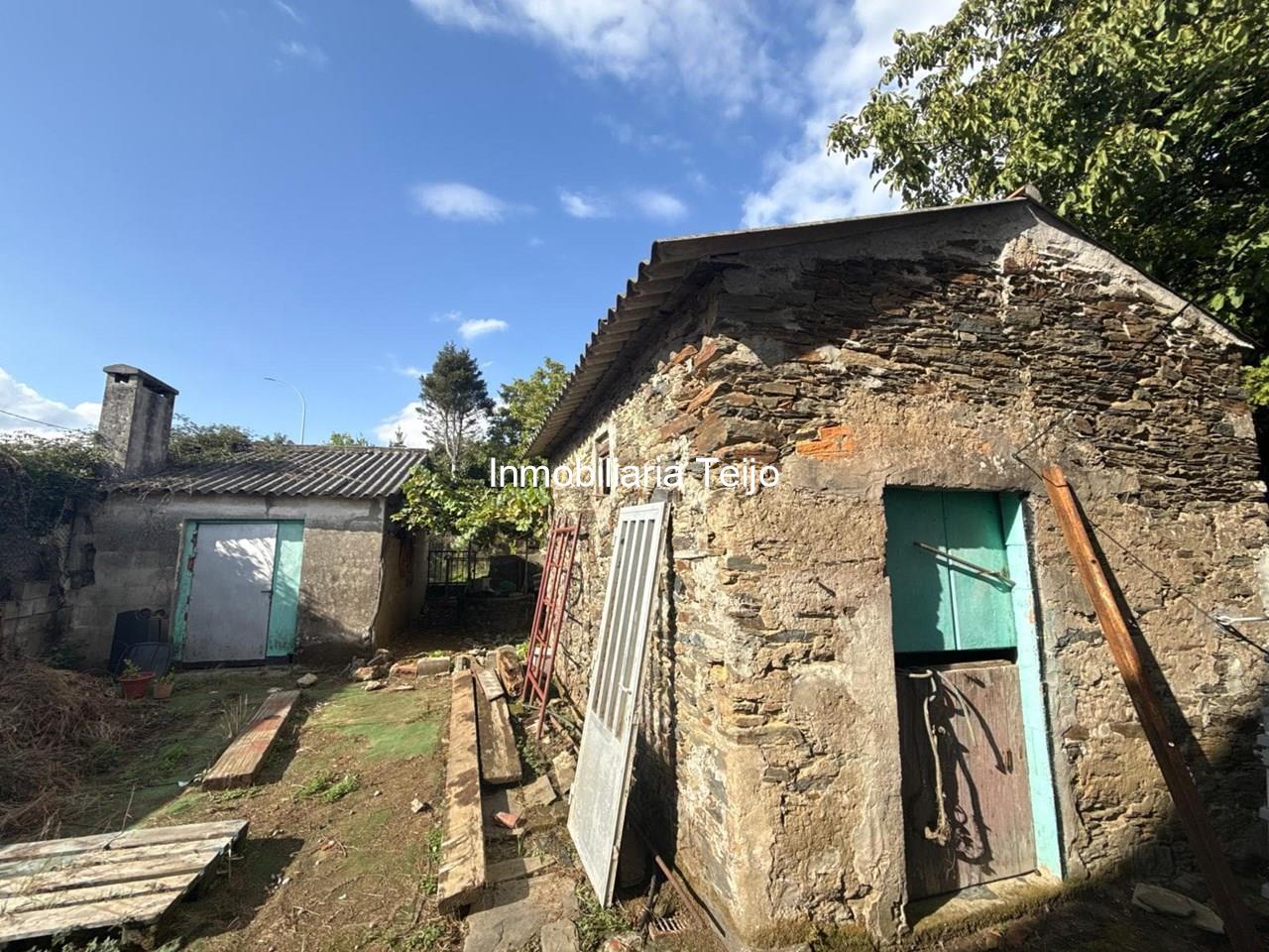 Foto 2 SE VENDE CASA ADOSADA CON FINCA EN LA ZONA DE LA FAISCA 