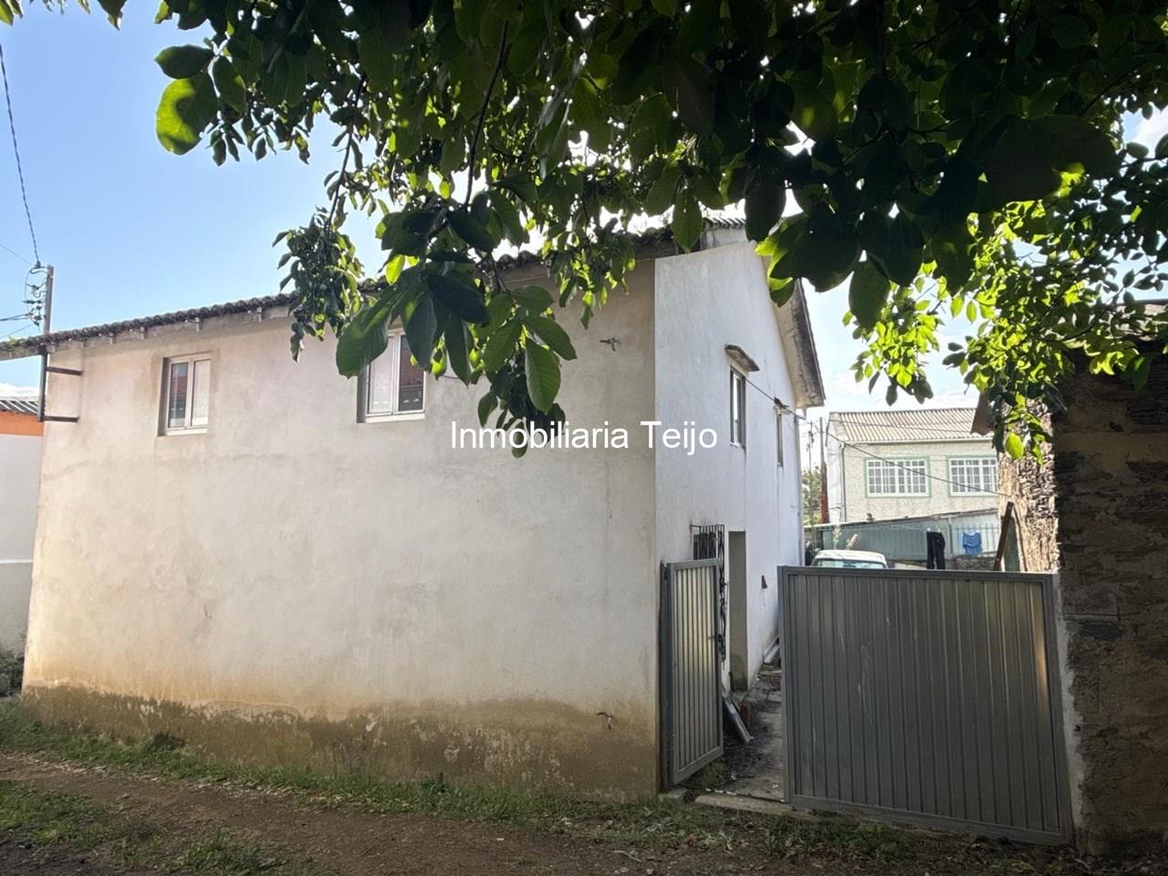 Foto 4 SE VENDE CASA ADOSADA CON FINCA EN LA ZONA DE LA FAISCA 