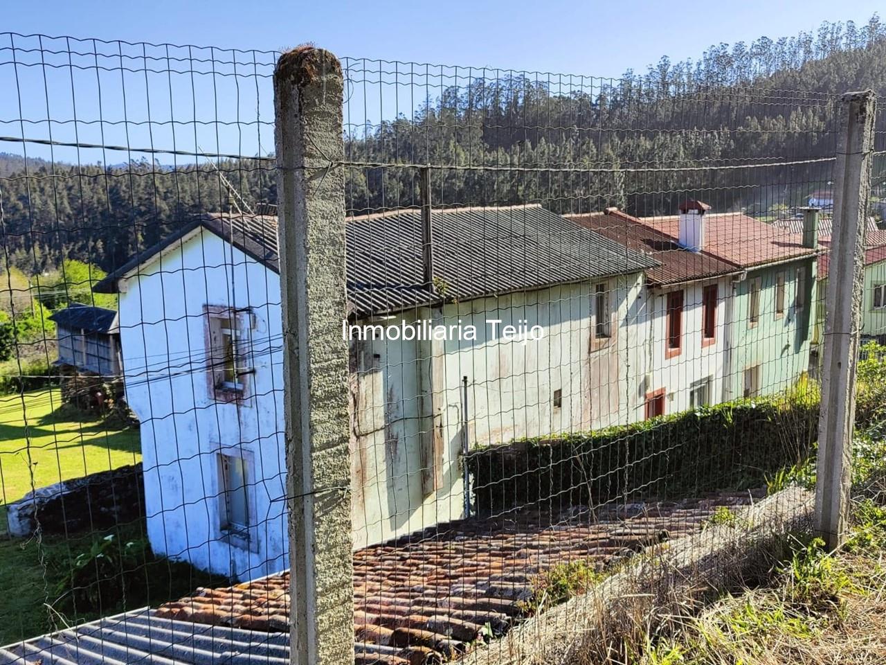 Foto 11 SE VENDE CASA ADOSADA CON FINCA Y BODEGAS EN CEDEIRA