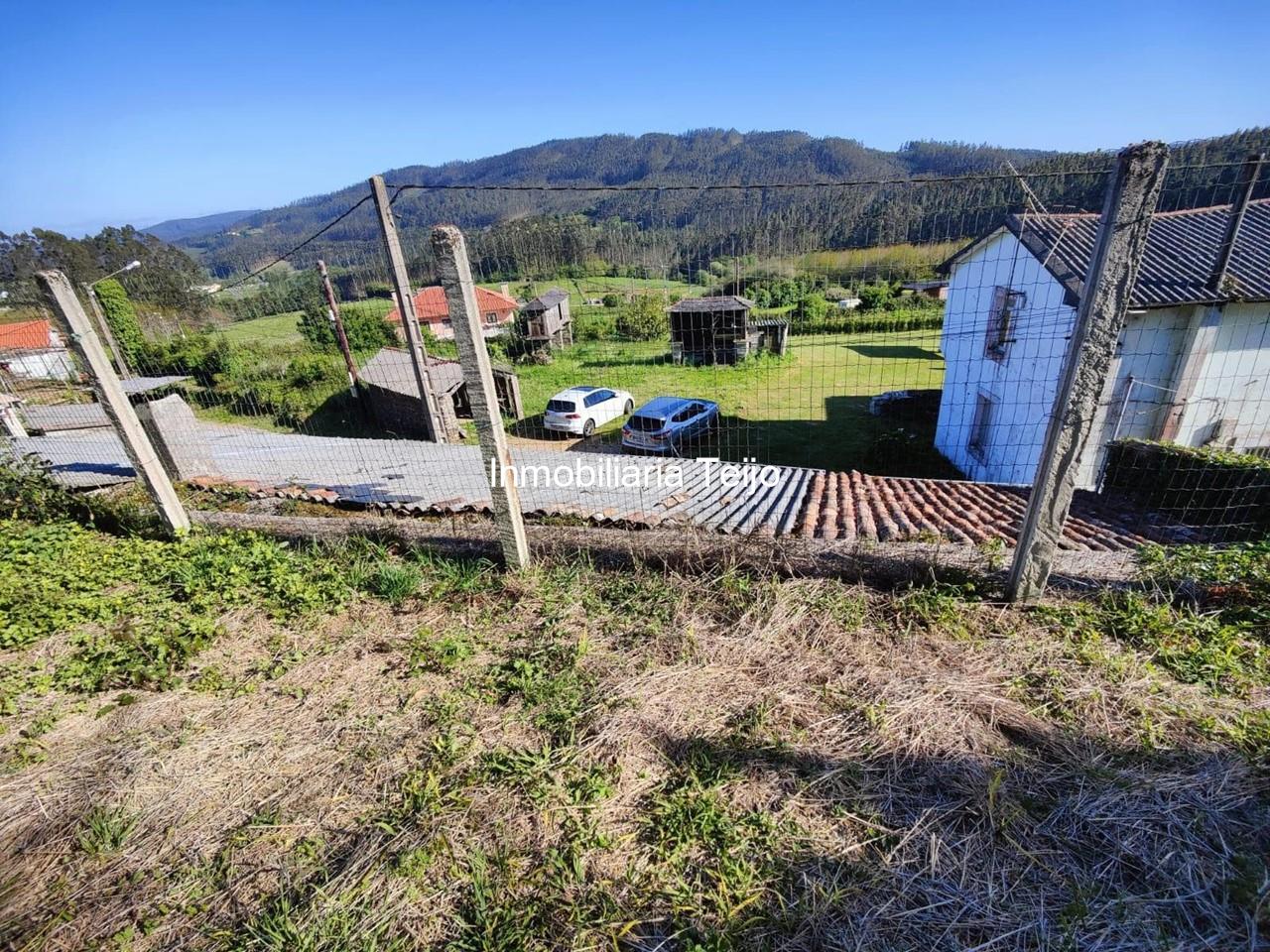 Foto 13 SE VENDE CASA ADOSADA CON FINCA Y BODEGAS EN CEDEIRA