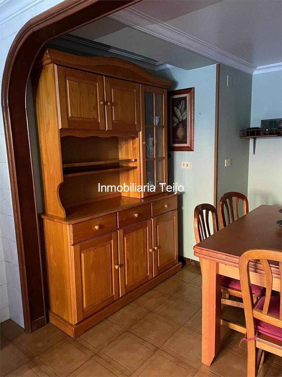 Foto 3 SE VENDE CASA ADOSADA CON FINCA Y BODEGAS EN CEDEIRA