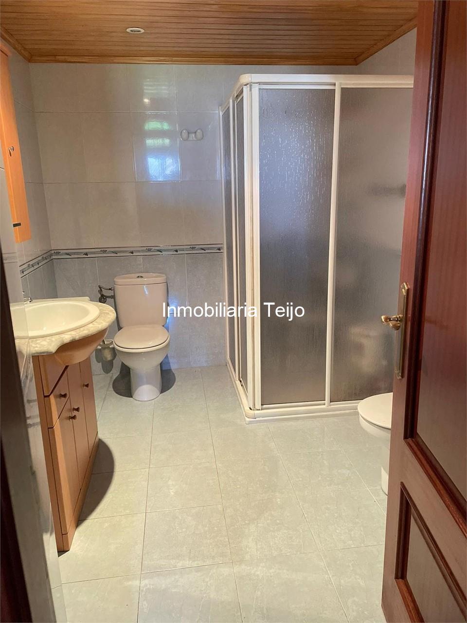 Foto 4 SE VENDE CASA ADOSADA CON FINCA Y BODEGAS EN CEDEIRA