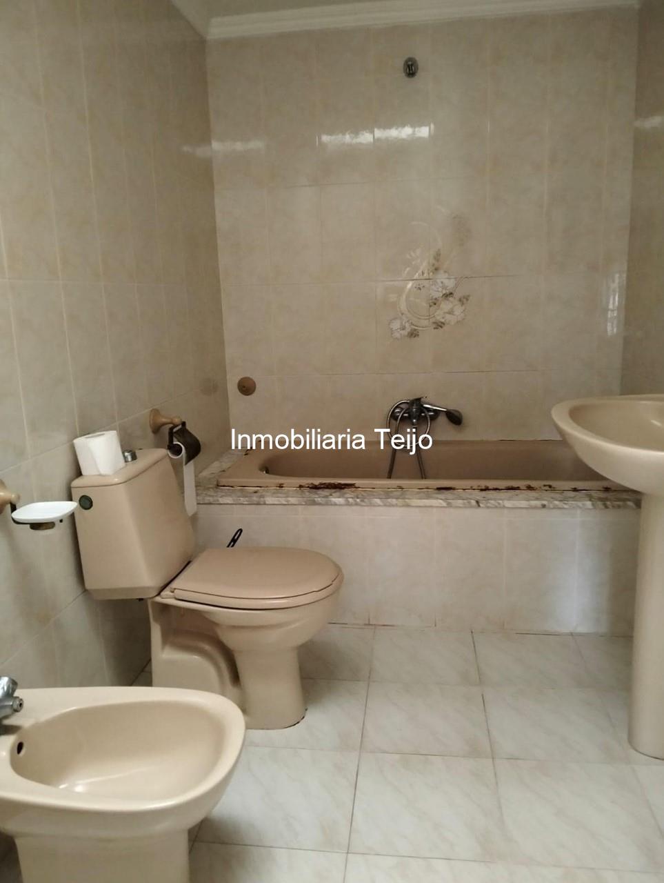 Foto 5 SE VENDE CASA ADOSADA CON FINCA Y BODEGAS EN CEDEIRA