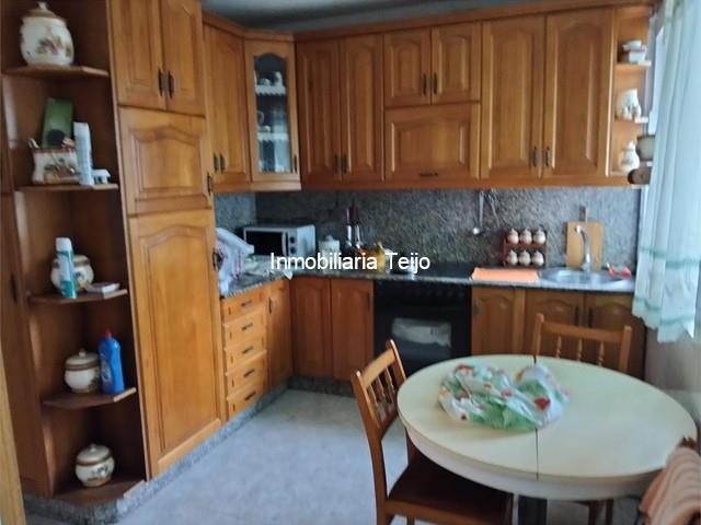 SE VENDE CASA ADOSADA EN CATABOIS - Ferrol